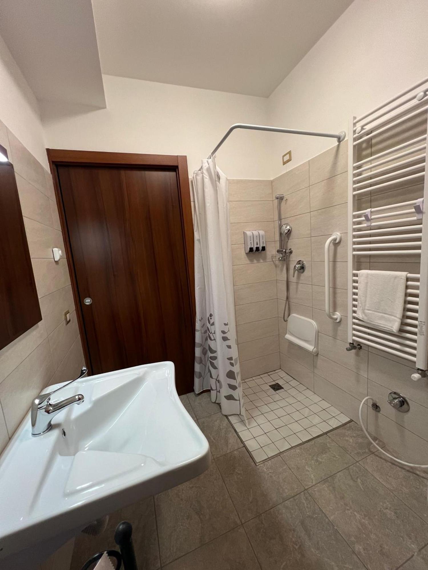 Sigis Hotel פיומיצ'ינו מראה חיצוני תמונה